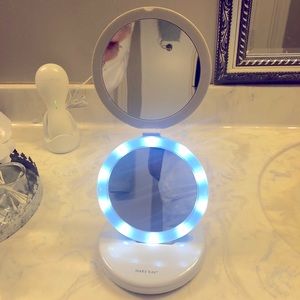 Mary Kay lighted makeup mirror